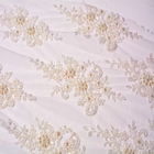 자수 신부 백색 결혼식 레이스 직물에 의하여 주문을 받아서 만들어지는 구슬로 만드는 20% 폴리에스테